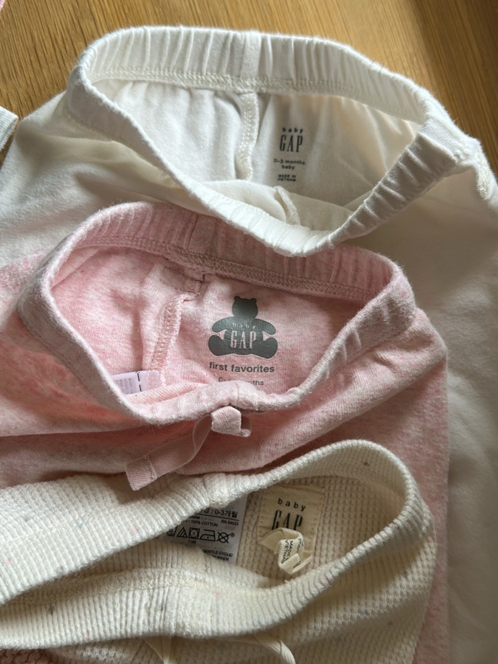 Newborn/ 0-3m 23 piece baby girl bundle - Picture 7 of 11